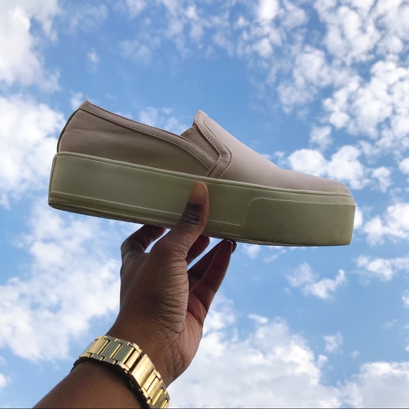 Forever 21 Shoes - Baby Pink Platform Slip-Ons✨